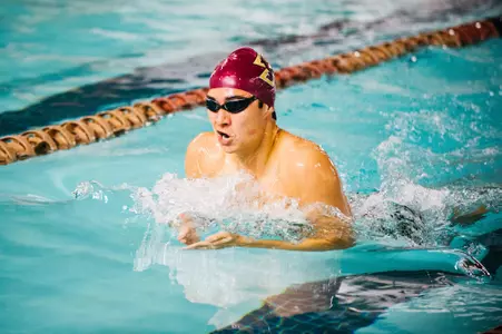 Eagles Top Dartmouth in 2019 Opener Image