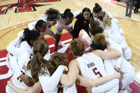 team huddle WBB