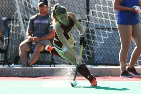 Nell Webber dribbling the ball