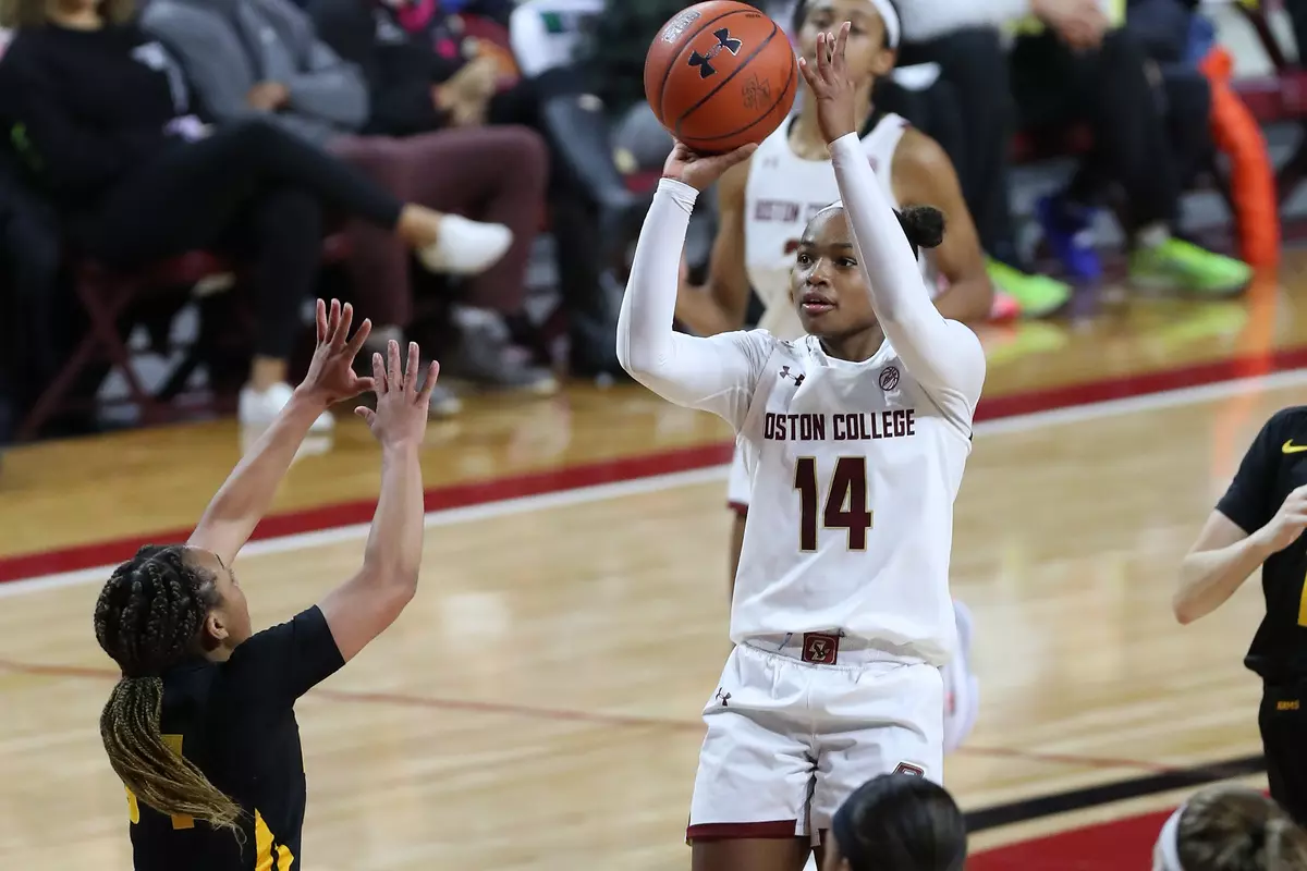 Marnelle Garraud hits a jumper vs. VCU on Nov. 24, 2019