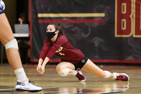 Anna Murphy passes off the serve vs. Notre Dame
