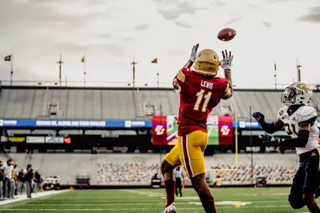 CJ Lewis catches a touchdown pass vs. Georgia Tech