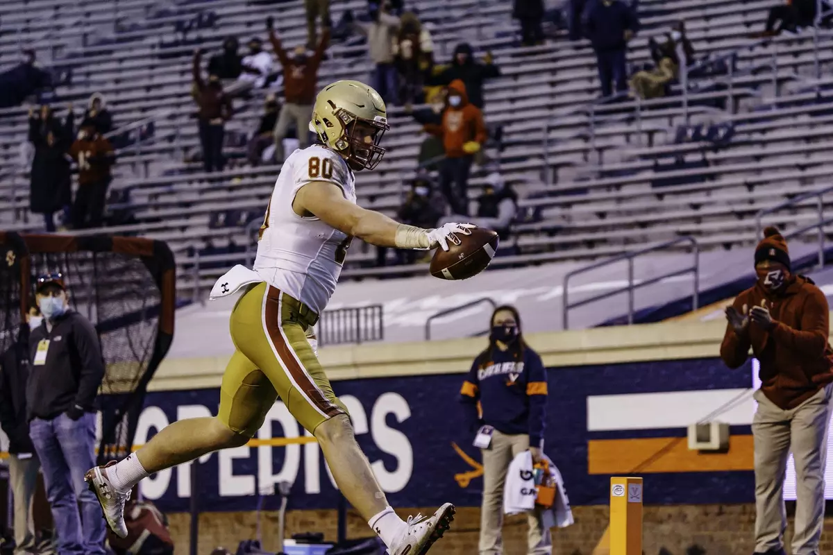 Hunter Long scores a touchdown at Virginia