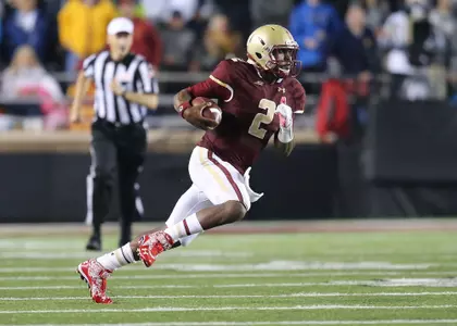 Tyler Murphy options to carry the ball vs. USC in the 2014 Red Bandanna Game.
