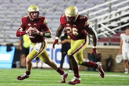 Phil Jurkovec rolls right to pass vs. Texas State