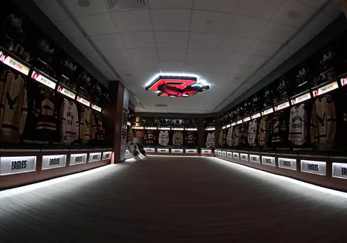 hky locker room tour