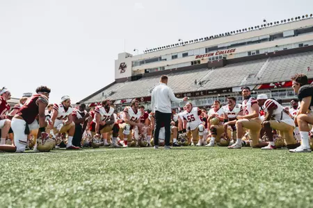 Coach Hafley talks to the team following the 2021 Spring Game