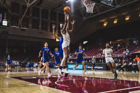 Dontavia Waggoner Playing Against UMass Lowell