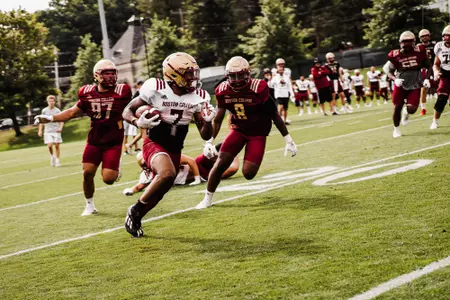 Xavier Coleman runs right during practice No. 6 of 2022 fall camp.