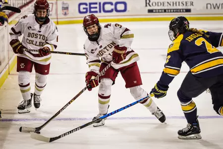 Deirdre Mullowney looks to shoot the puck.
