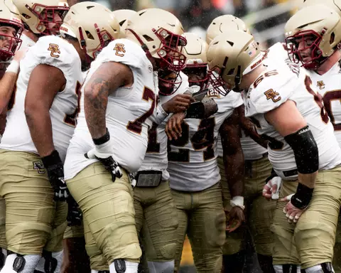 Offensive huddle at Army.