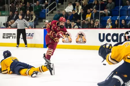 Andre Gasseau scores shorthanded at Quinnipiac