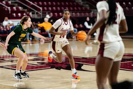 Kayla Lezama against Siena