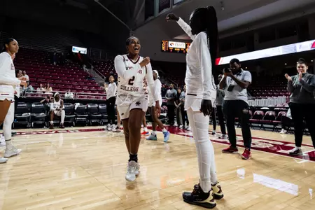 kaylah ivey during warmups