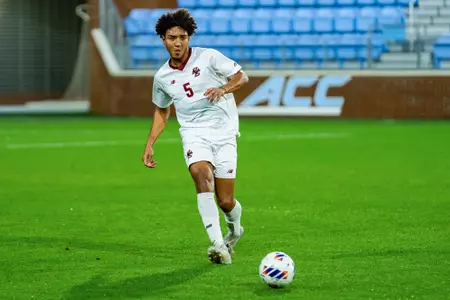 Victor Souza passes at UNC