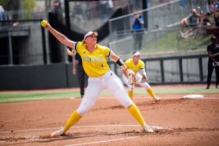 Susannah Anderson pitches in game two against Duke