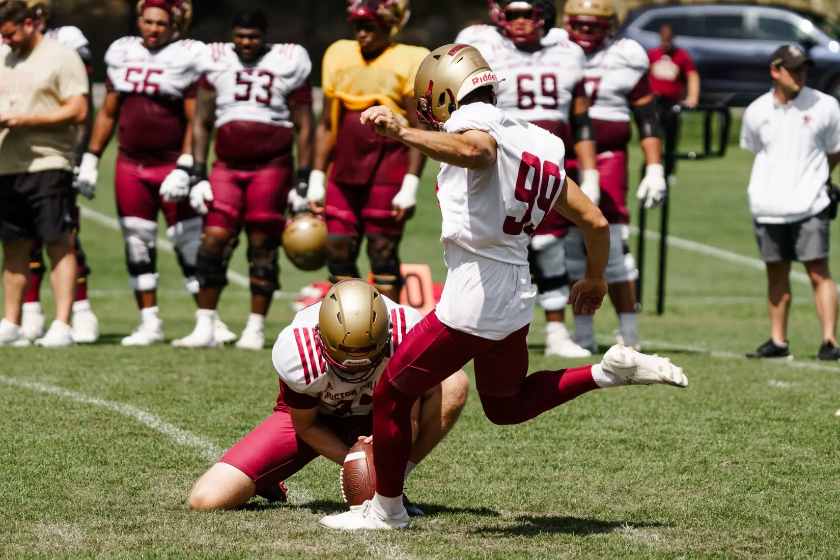 Luca Lombardo mid-field goal attempt