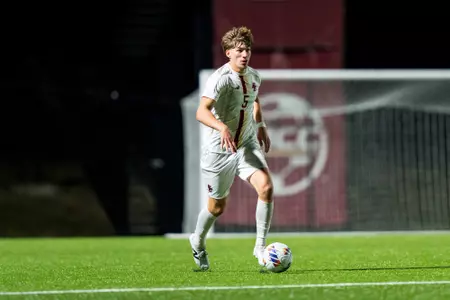 Fynn Henze running with the ball against NC State