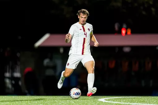 Moritz Gundelach passing the ball against NC State