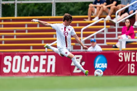 Jack Burkhardt playing long ball for assist on goal against Siena