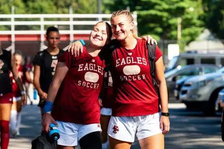 Van Pelt arrives pre-game.