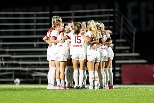 team huddle vs Cal