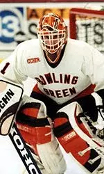 Hockey Sweeps LSSU With 3-2 Saturday Win Image