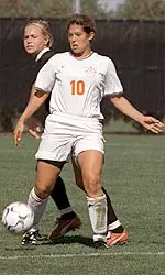 Women's Soccer Prepares For 2001 Season Image