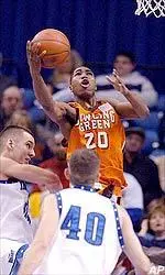 Men's Hoops Drops Regular Season Finale At Ohio, 85-78 Image