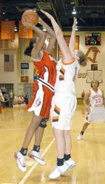 Liz Honegger Named MAC Player Of The Week Image