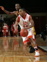 Men's Basketball Defeats Eastern Michigan, 73-71 Image
