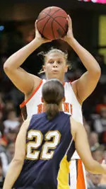 Falcons to Meet UCLA in NCAA Championships First Round Sunday Image