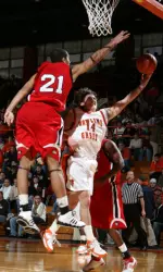 Falcons Steal a Win from Huskies, 63-59 Image