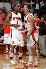 Moten, Jakubowski Help Falcons Down Detroit, 81-65 Image