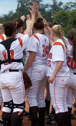 Softball Leads Off Fall Ball With the FAST Charity Classic Image