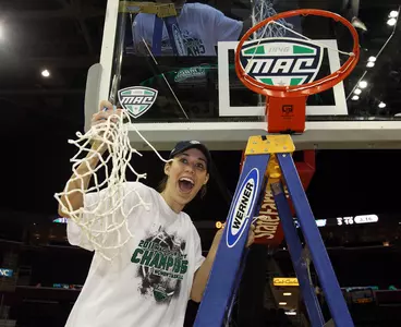 Lauren Prochaska cuts down the nets