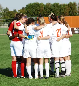 BGSU women's soccer huddle Nick Juskewycz photo Oct 7 2011 v EMU
