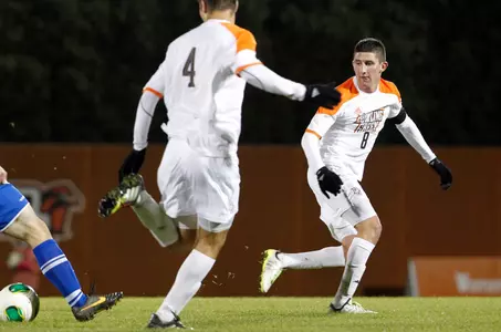 Brandon Silva v Hartwick - Bianca Garza photo