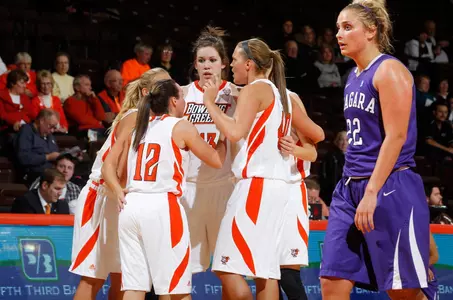Huddle Konieczki Siefker Stein v Niagara - Garza photo