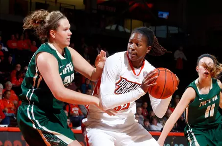 Alexis Rogers vs Tiffin - Bianca Garza photo