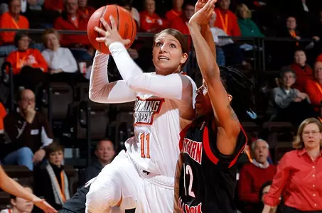 Jillian Halfhill v NIU - Garza photo