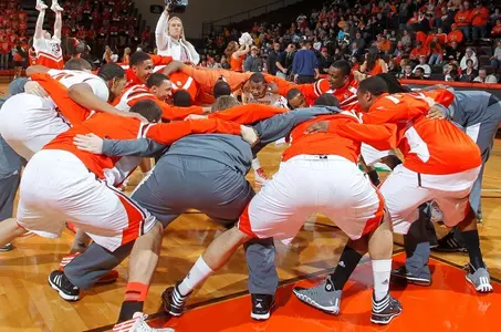 team-huddle-vs-Toledo