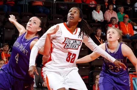 Alexis Rogers v High Point - Bianca Garza photo