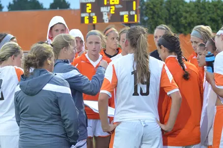 team-huddle-vs-UIC-5