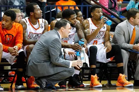 Coach-Jans-bench-vs-Ohio-1.jpg