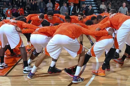 pre-game team huddle vs BSU