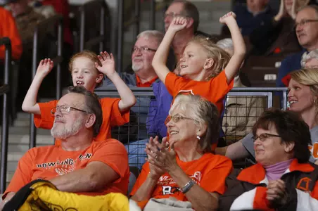 Fans crowd kids v Ohio Jan 9 2016 - Ruben Kappler photo