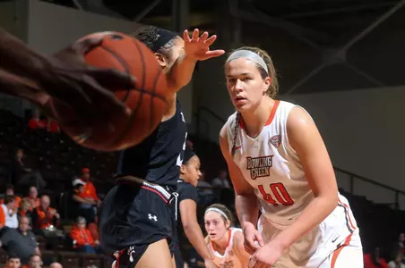 Clare Glowniak v Cincinnati - Nov 15 2016 - Bianca Garza photo