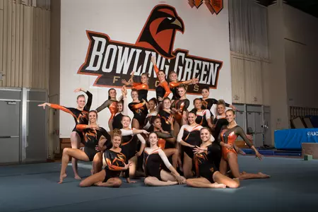 2017 Gymnastics Team Pose