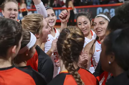 Huddle celebration v Toledo - Ruben Kappler photo